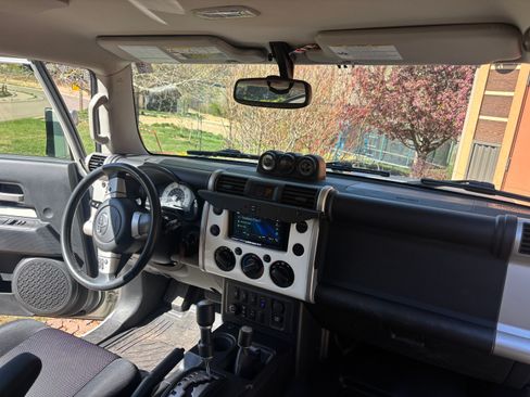 Used 2014 Toyota FJ Cruiser 4WD w/ Upgrade Package image 24