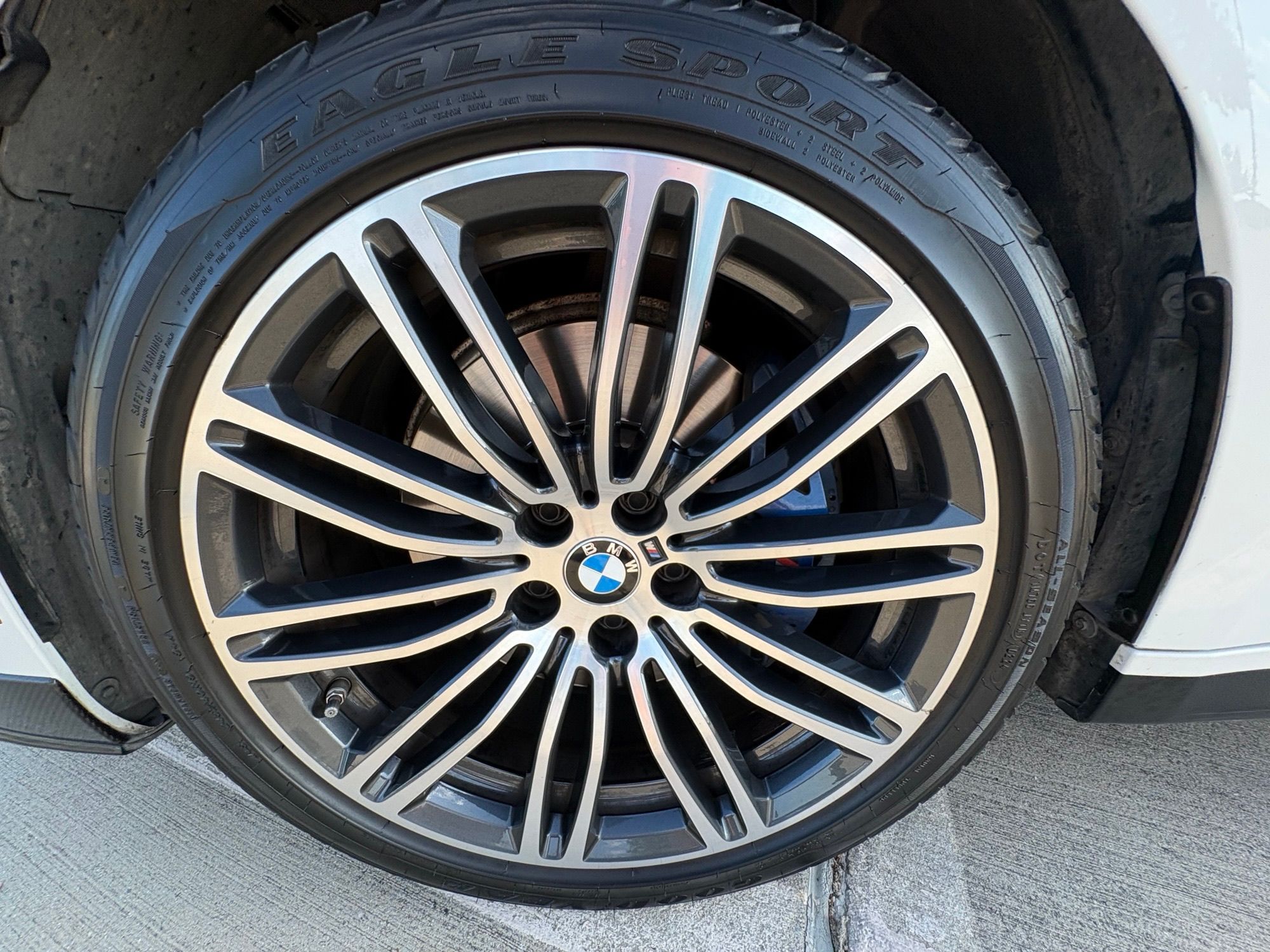 Used 2018 BMW 530e xDrive w/ M Sport Package 2 AWD/4WD image 8