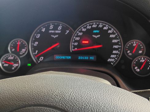 Used 2010 Chevrolet Corvette Coupe w/ 1LT RWD image 9