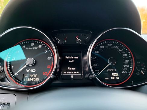 Used 2011 Audi R8 V10 image 24