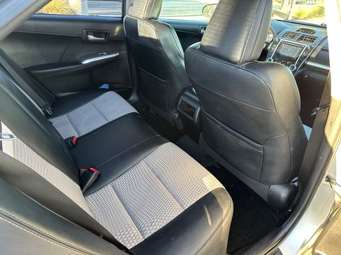 Used 2012 Toyota Camry SE image 11