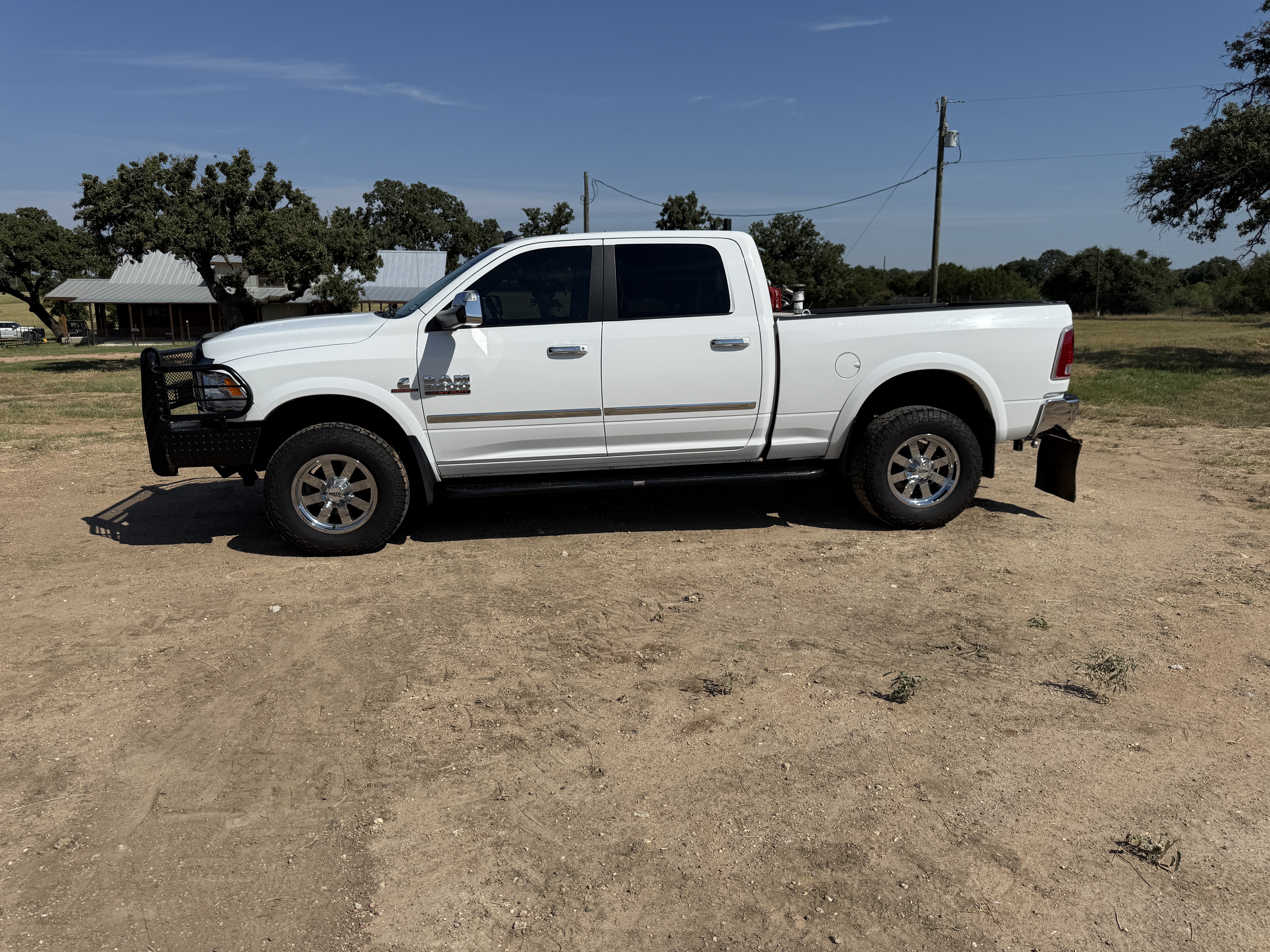 Used 2014 RAM 2500 Laramie AWD/4WD image 10
