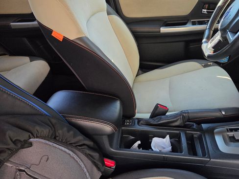 Used 2016 Subaru Crosstrek 2.0i Premium image 14