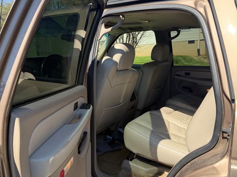Used 2003 Chevrolet Tahoe LT image 6