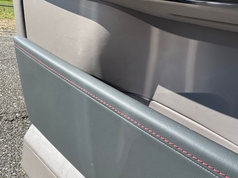 Used 2018 Rolls-Royce Phantom Sedan image 21