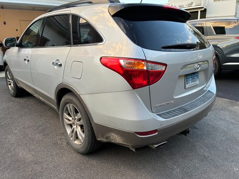 Used 2012 Hyundai Veracruz Limited w/ Navigation Pkg image 5