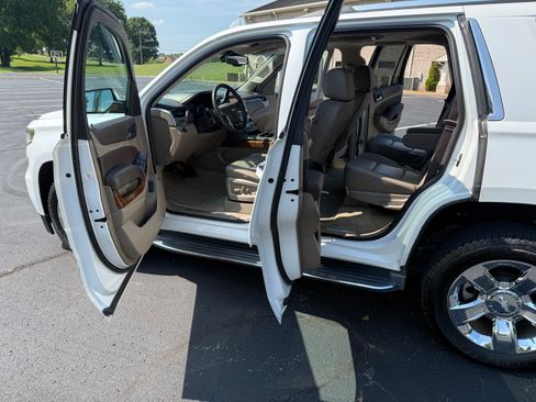 Used 2017 Chevrolet Tahoe Premier RWD image 6