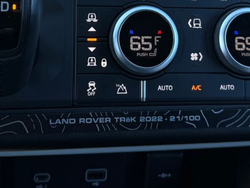 Used 2023 Land Rover Defender 110 S image 22