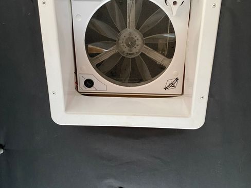 Used 2013 Ford E-350 and Econoline 350 Extended Super Duty image 8