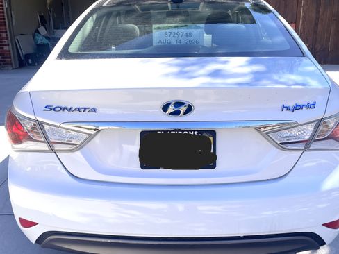 Used 2012 Hyundai Sonata Hybrid w/ Ultimate Pkg FWD image 12
