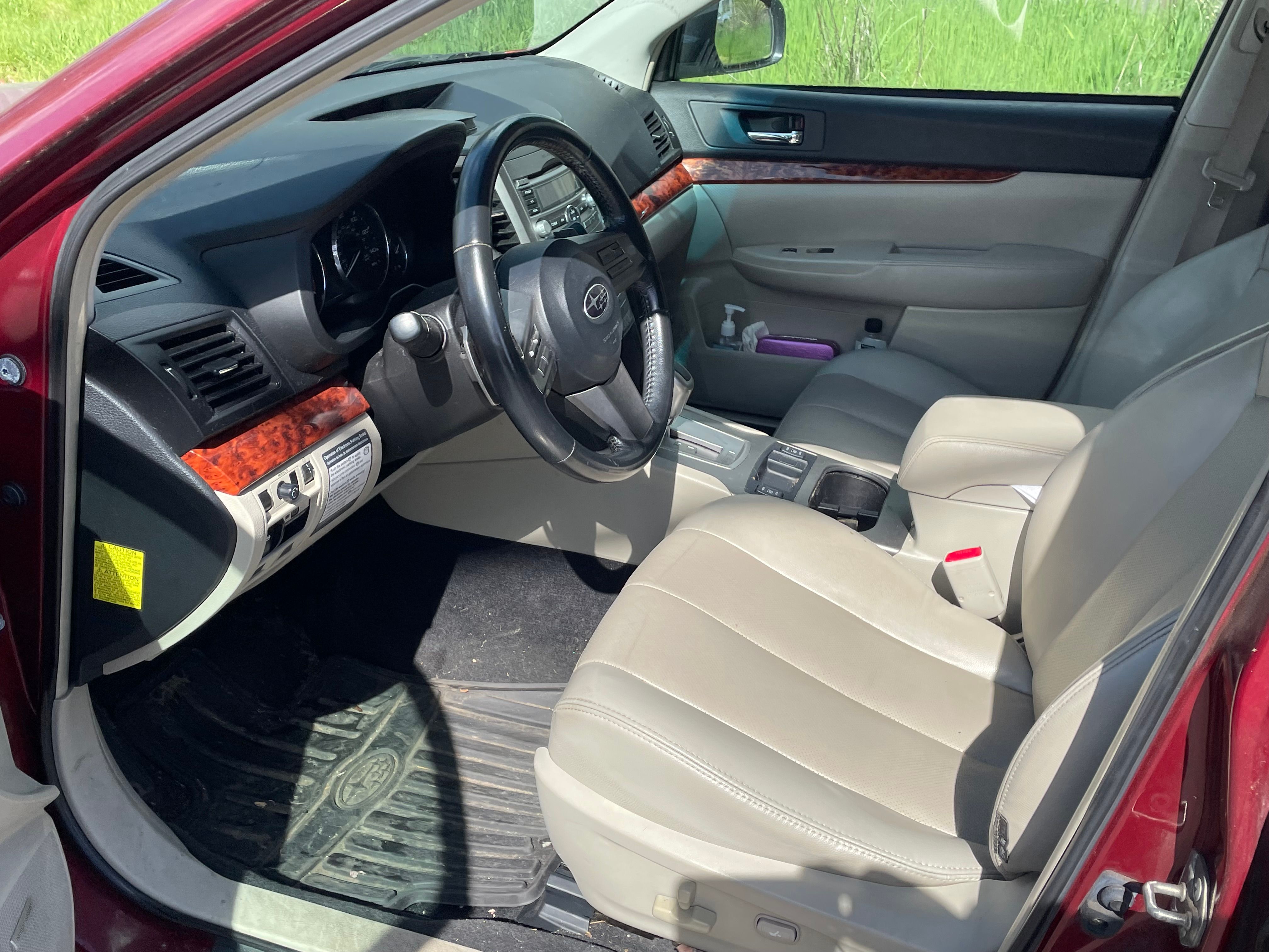 Used 2011 Subaru Outback 2.5i Limited w/ PWR Moonroof Pkg AWD/4WD image 2