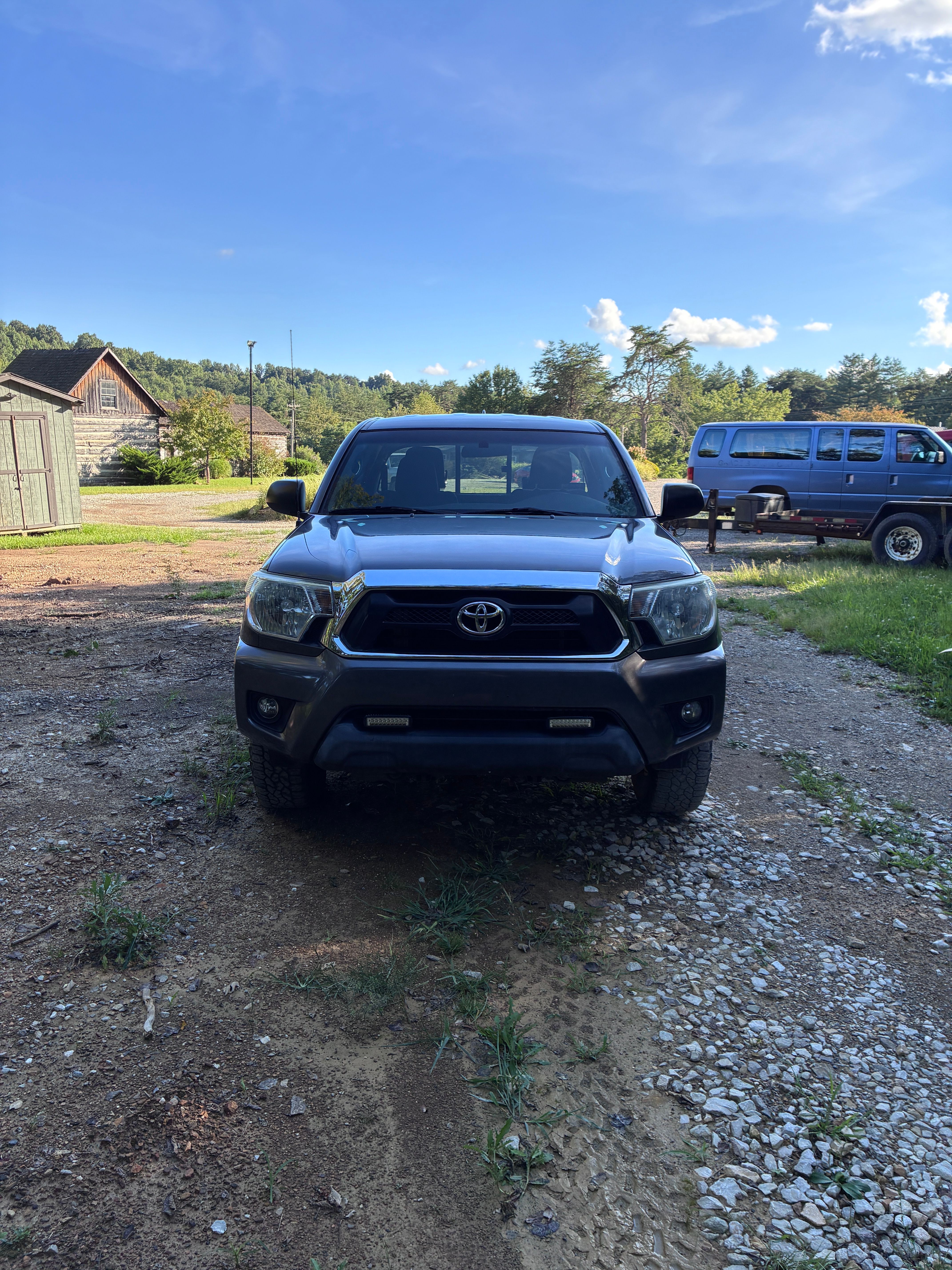 Used 2015 Toyota Tacoma 2WD Access Cab w/ SR5 Package image 2