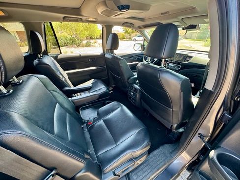 Used 2019 Honda Pilot Elite image 11