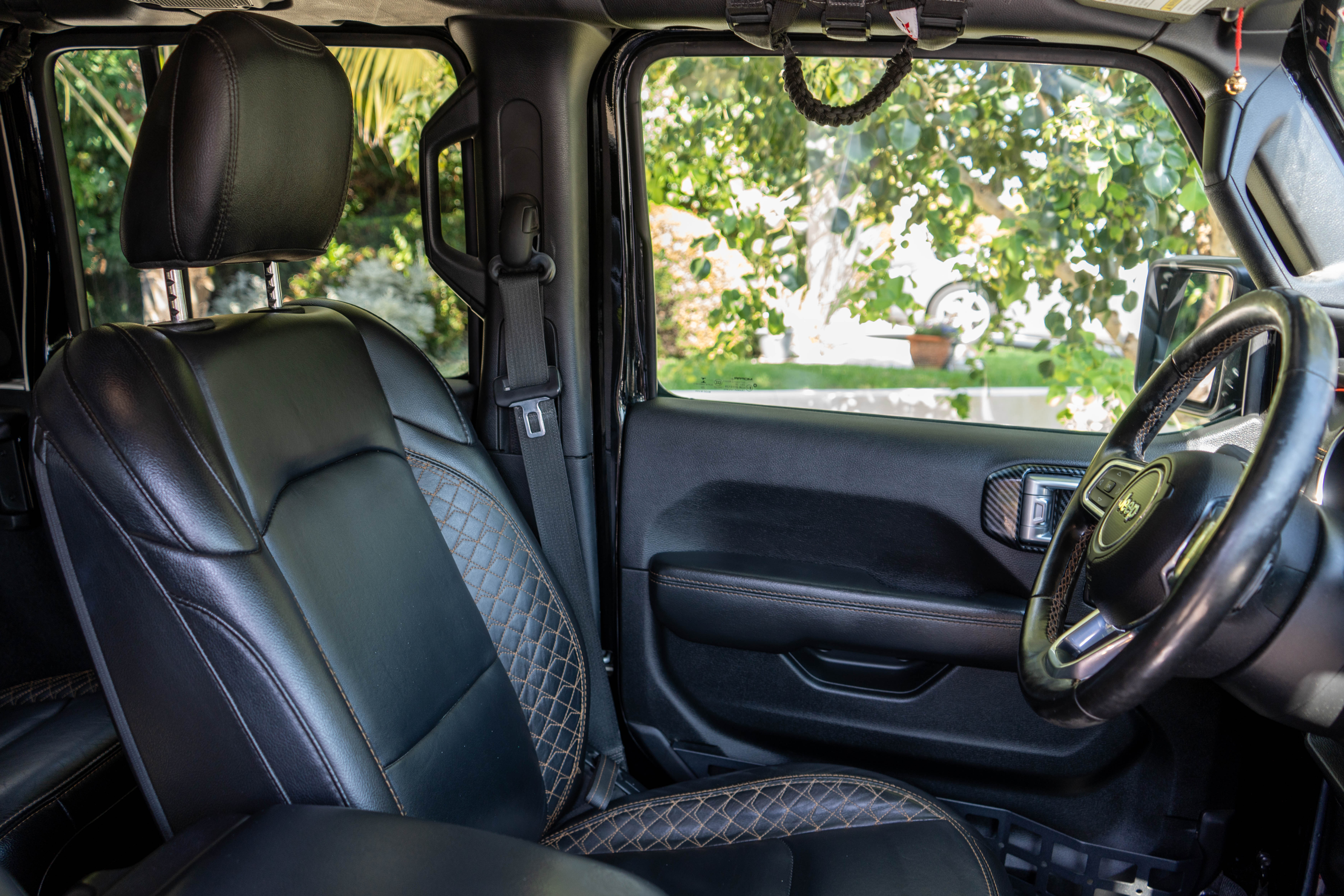 Used 2020 Jeep Wrangler Unlimited Sahara AWD/4WD image 13