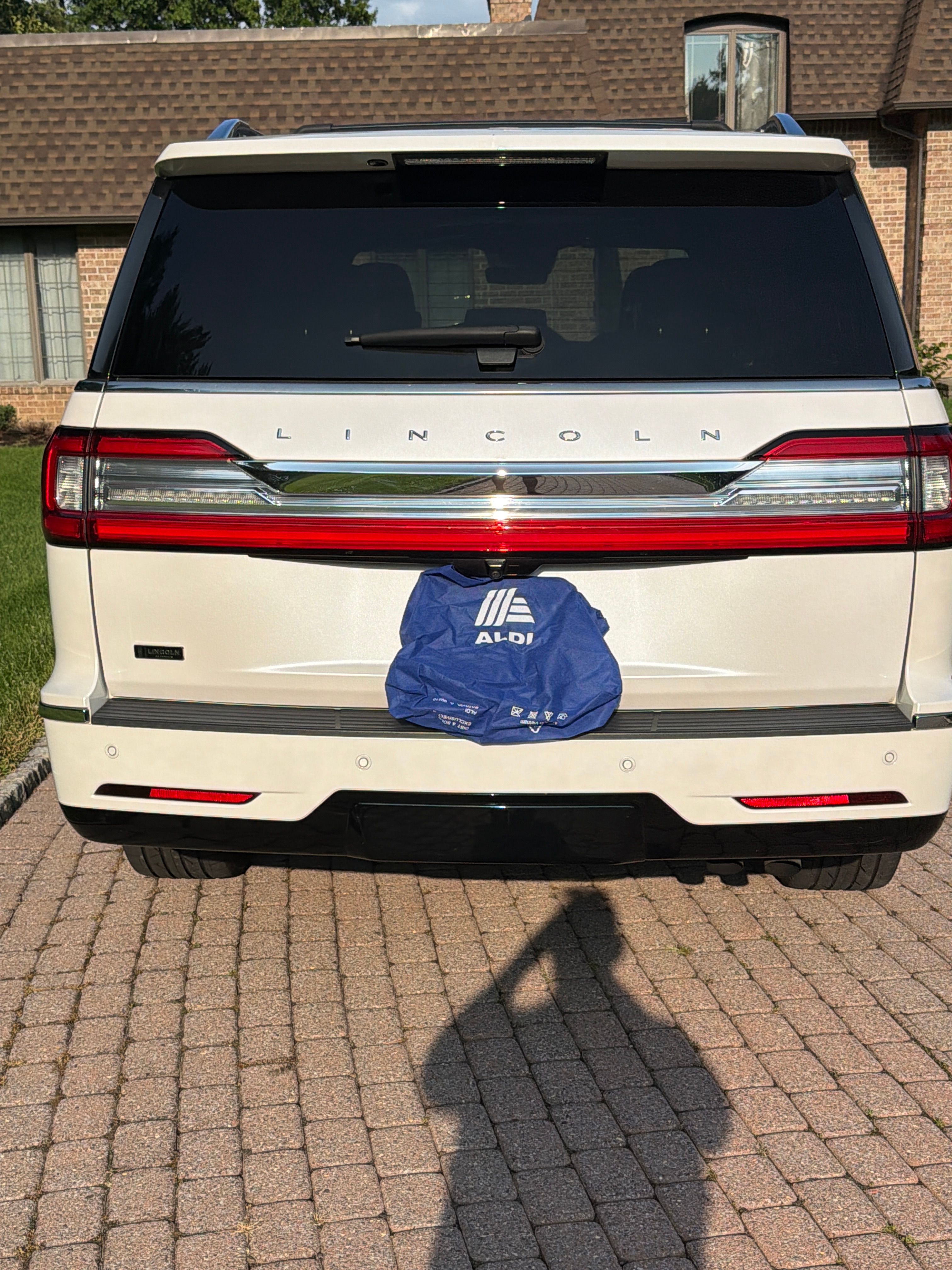 Used 2019 Lincoln Navigator Reserve w/ Cargo Package AWD/4WD image 11