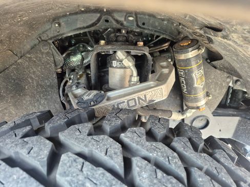 Used 2023 Toyota Tacoma TRD Off-Road image 4