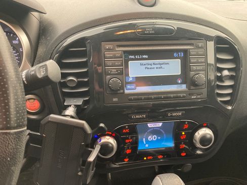 Used 2014 Nissan Juke SV w/ Navigation Package AWD/4WD image 9