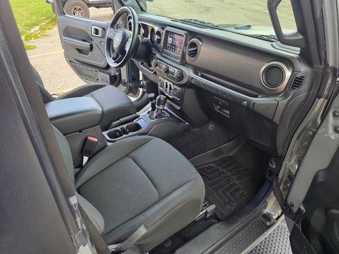 Used 2021 Jeep Wrangler Sport AWD/4WD image 9
