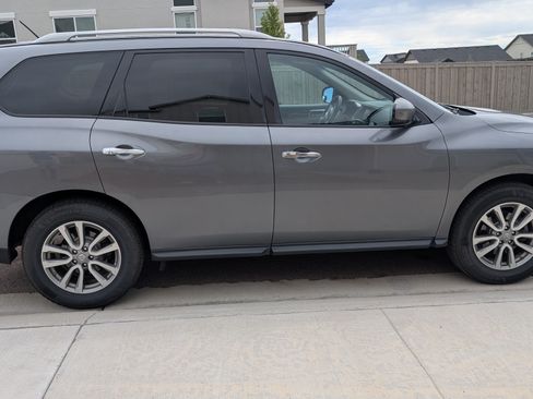 Used 2016 Nissan Pathfinder S AWD/4WD image 5