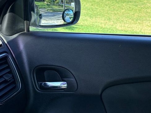 Used 2012 Chrysler 200 Touring image 12