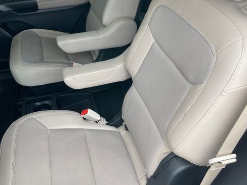 Used 2020 Ford Explorer Limited RWD image 13