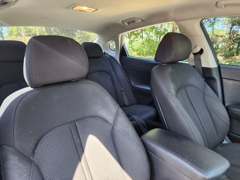 Used 2018 Kia Optima LX image 16