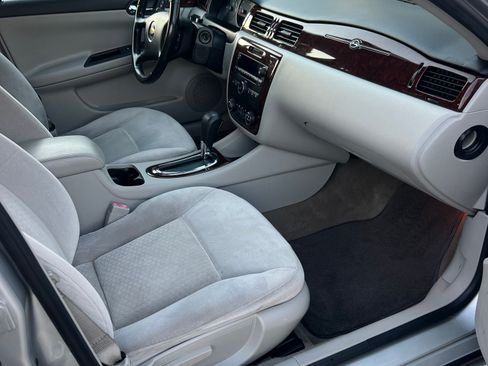 Used 2011 Chevrolet Impala LT image 11