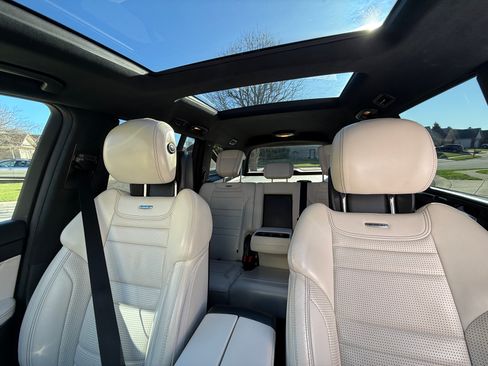 Used 2015 Mercedes-Benz GL 63 AMG 4MATIC image 30