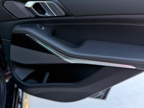 Used 2024 BMW X5 xDrive50e w/ M Sport Package image 21