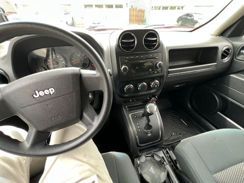 Used 2010 Jeep Patriot Sport FWD image 12