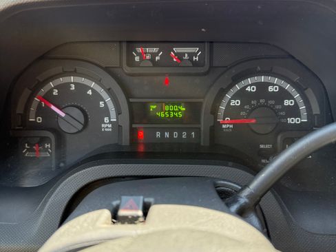 Used 2014 Ford E-250 and Econoline 250 w/ Power Group RWD image 2