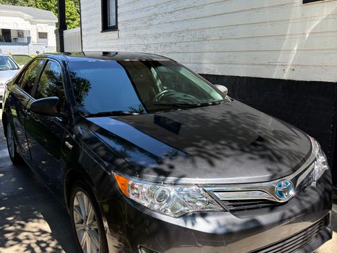 Used 2013 Toyota Camry XLE w/ Convenience Pkg FWD image 4