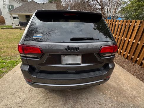 Used 2020 Jeep Grand Cherokee Altitude image 10