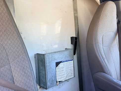 Used 2014 Chevrolet Express 3500 image 9