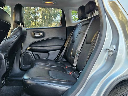 Used 2018 Jeep Compass Limited w/ Navigation Group FWD image 11