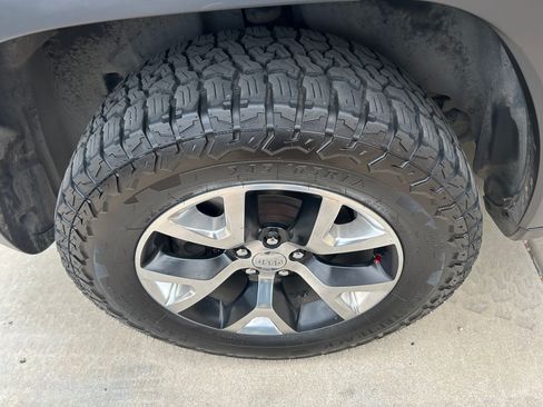 Used 2015 Jeep Cherokee Trailhawk w/ Comfort/Convenience Group image 13