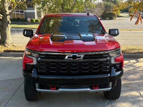Used 2022 Chevrolet Silverado 1500 ZR2 w/ Technology Package image 4