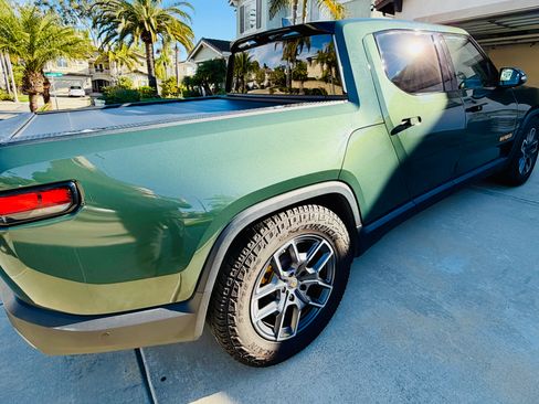 Used 2022 Rivian R1T Adventure image 9