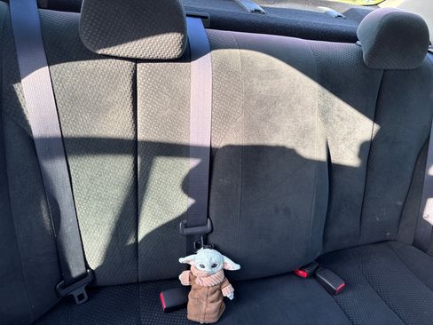 Used 2011 Nissan Versa 1.8 S w/ Plus Pkg image 10