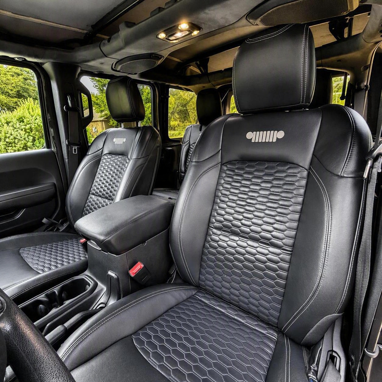 Used 2019 Jeep Wrangler Unlimited Sport AWD/4WD image 6