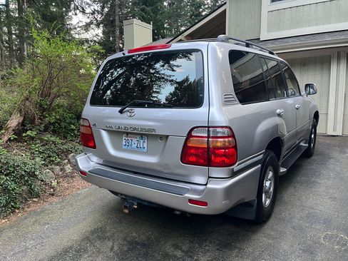 Used 2000 Toyota Land Cruiser AWD/4WD image 2