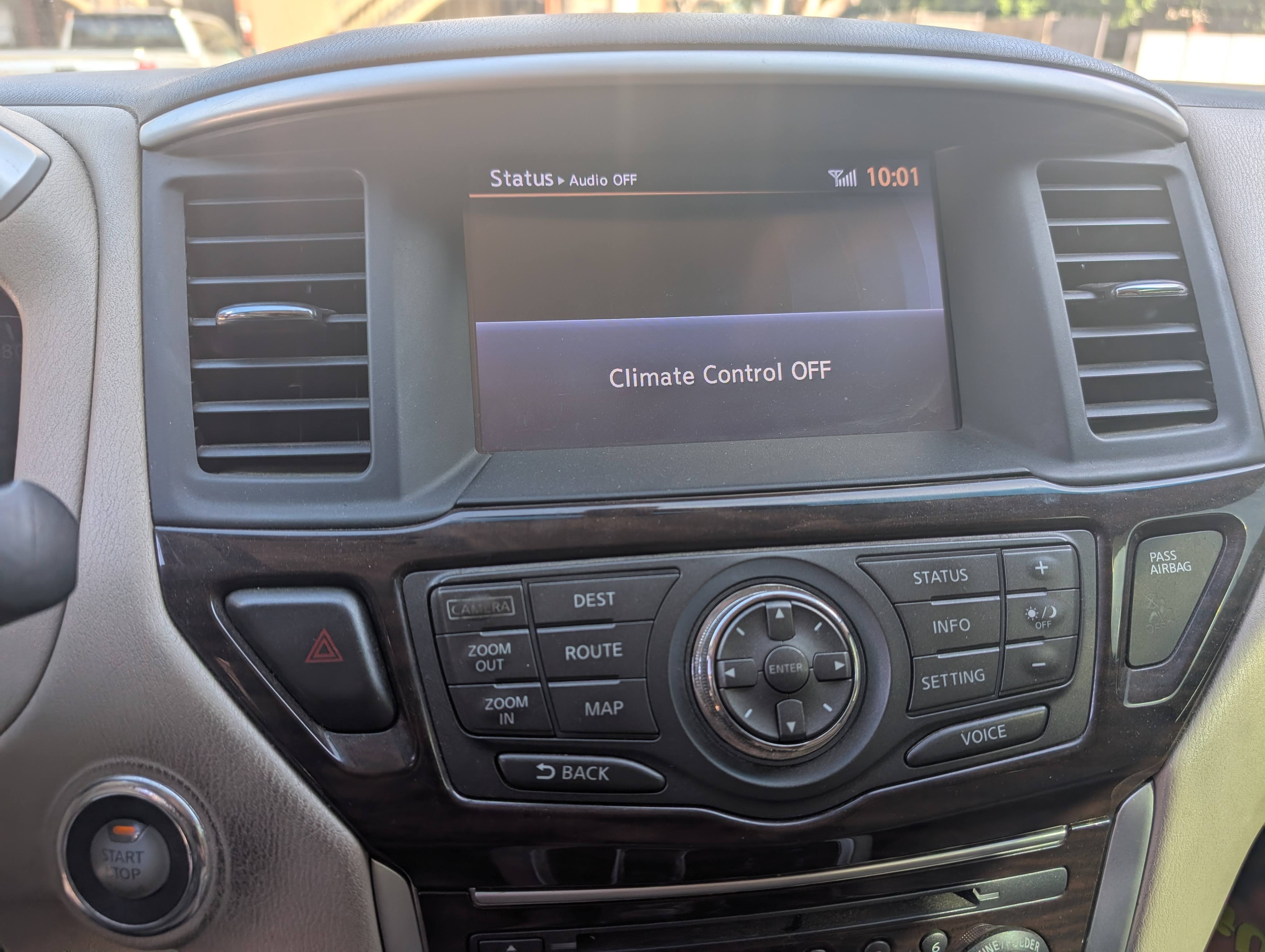 Used 2015 Nissan Pathfinder SL w/ SL Tech Package FWD image 5