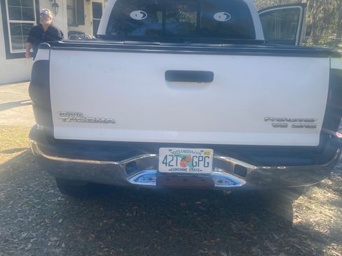 Used 2010 Toyota Tacoma PreRunner image 8