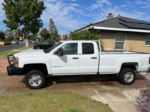 Used 2018 Chevrolet Silverado 2500 W/T w/ WT Convenience Package image 2
