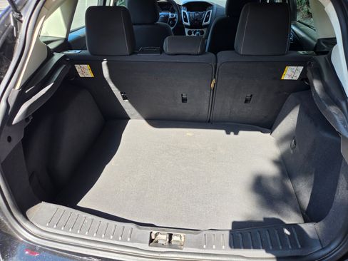 Used 2013 Ford Focus SE FWD image 4