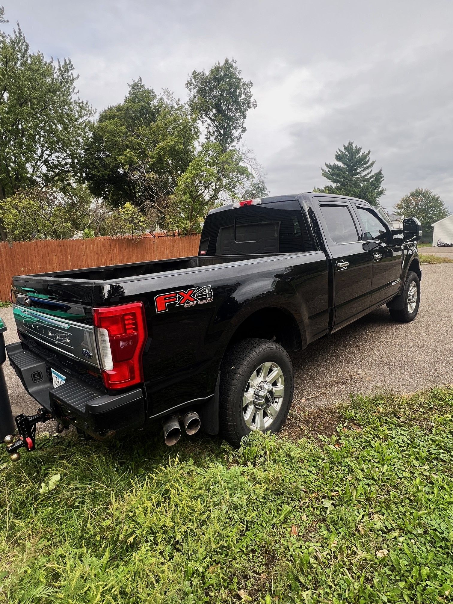 Used 2018 Ford F350 Platinum w/ Platinum Ultimate Package AWD/4WD image 8