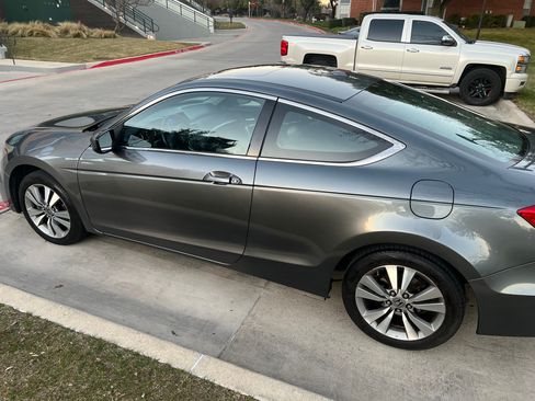 Used 2012 Honda Accord EX-L image 2