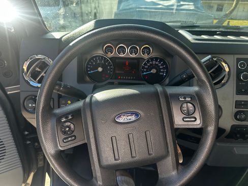 Used 2016 Ford F250 XLT w/ XLT Value Package image 9