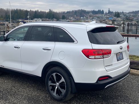 Used 2018 Kia Sorento EX image 8