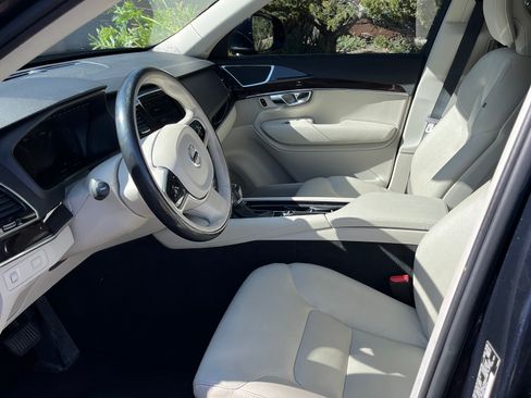Used 2016 Volvo XC90 T6 Momentum w/ Momentum Plus Package AWD/4WD image 17